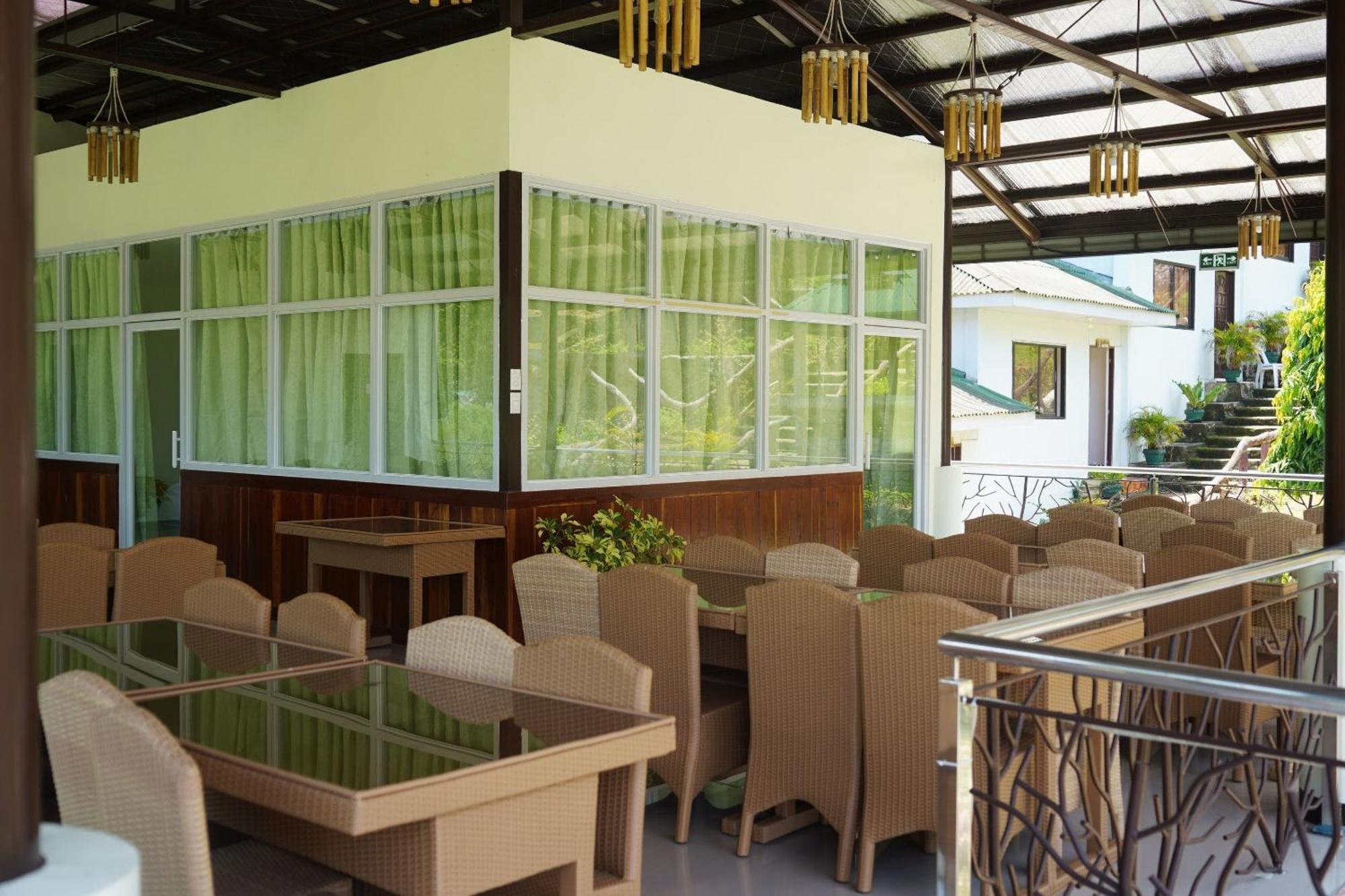 Hidden Valley Mountain And Wavepool Resort Pinamungahan Exterior photo