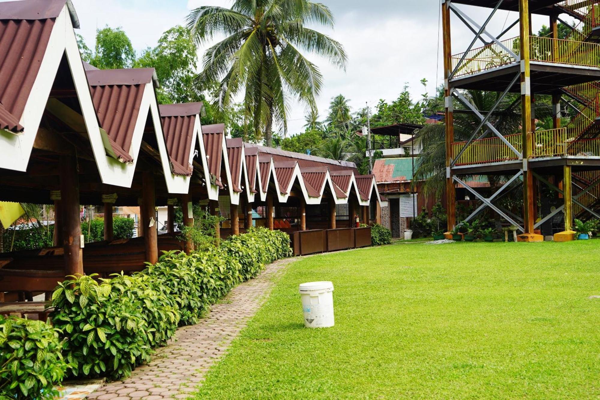 Hidden Valley Mountain And Wavepool Resort Pinamungahan Exterior photo