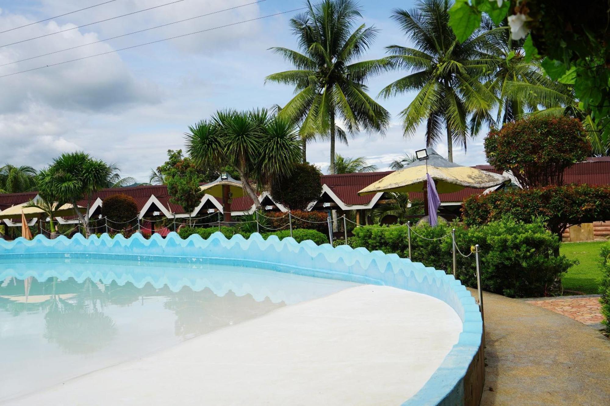 Hidden Valley Mountain And Wavepool Resort Pinamungahan Exterior photo