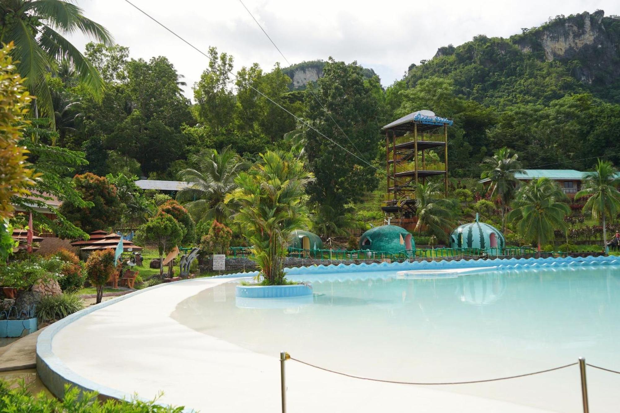Hidden Valley Mountain And Wavepool Resort Pinamungahan Exterior photo